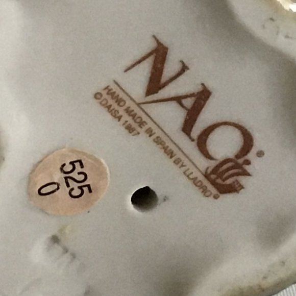 NAO Lladro Spain Figurine Girl with Dog - Picture 8 of 8